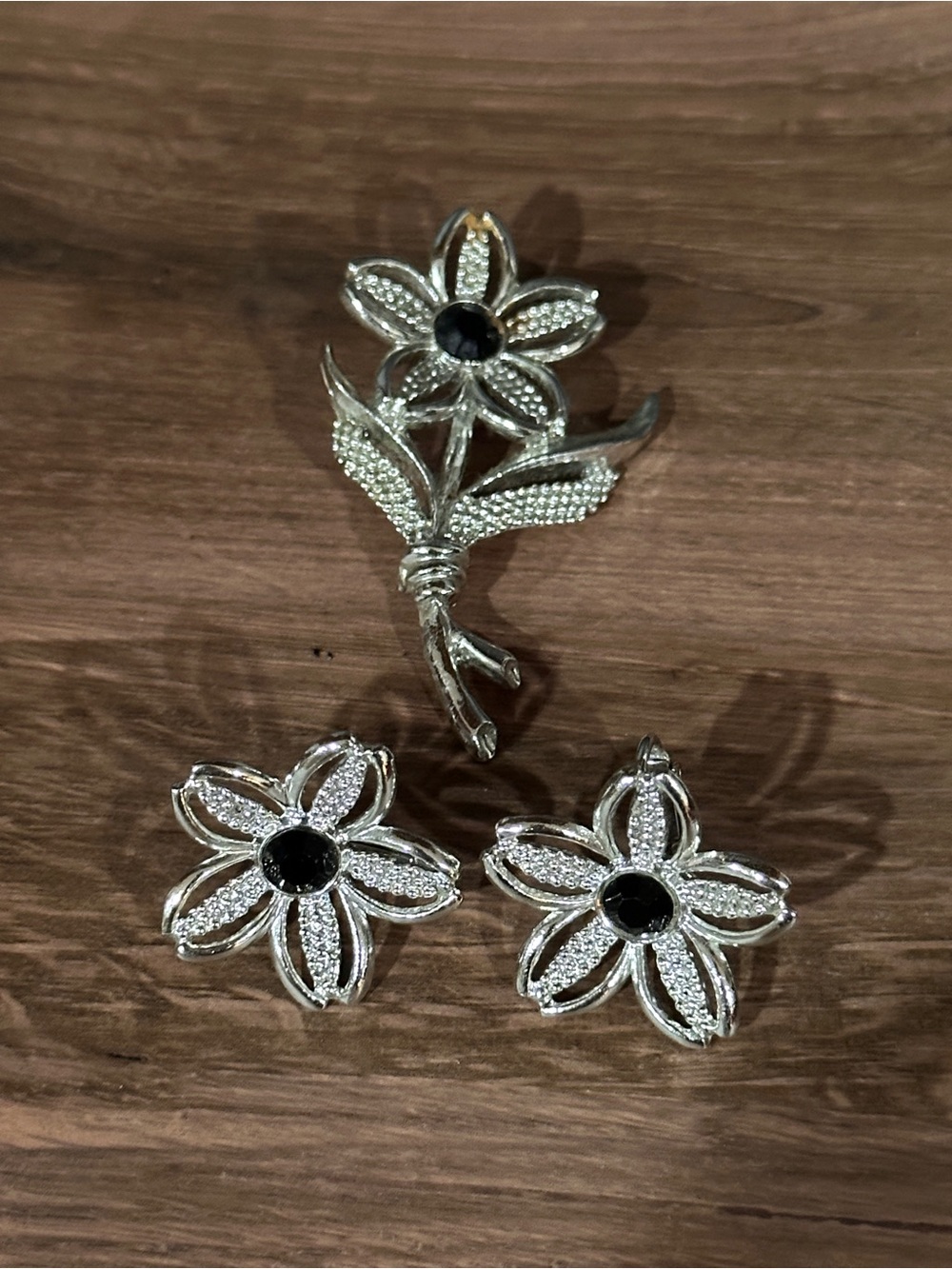 Vintage Sarah Coventry Silver Tone Flower Brooch Clip On Earrings Signed Set